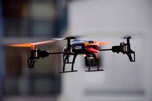 Bientôt des centaines de drones pour surveiller les rues de Paris ?