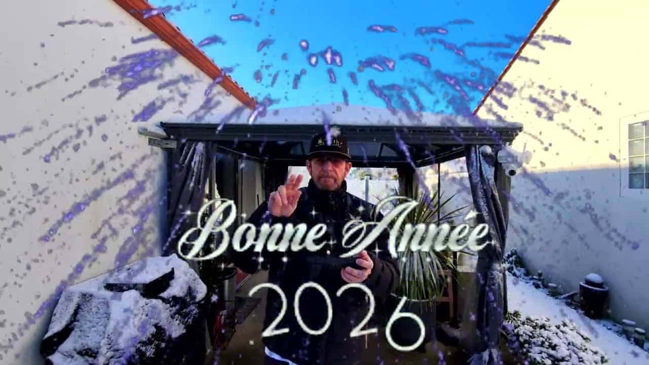 De la neige en Vendée… On sort les jouets ! BONNE ANNEE 2026 A TOUS !