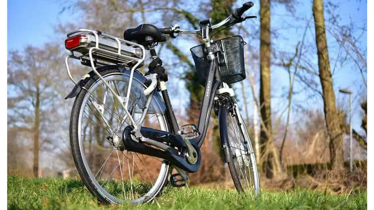 Il y a des dommages dans les ventes de vélo neufs.