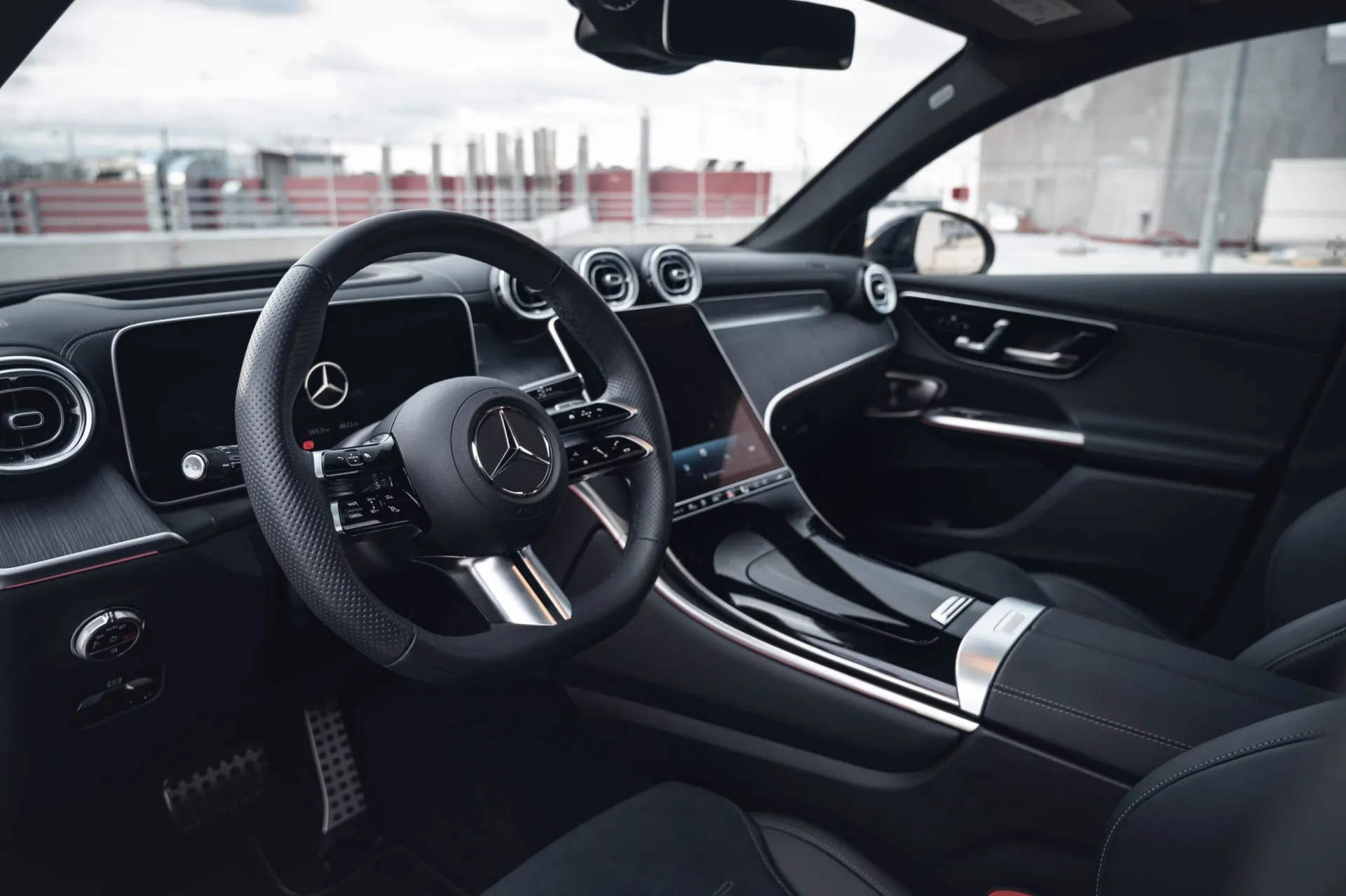 Un automobiliste poursuit Mercedes pour avoir imposé SFR pour les services connectés payants de ses véhicules